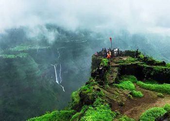 2 Must-Visit Places In Lonavala This Monsoon