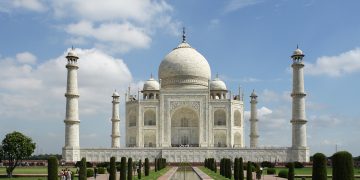 7 Most Famous Tourist Places to Visit in Agra