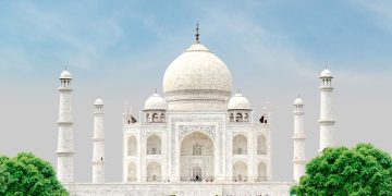 Exploring the Taj Mahal: the journey through love and beauty