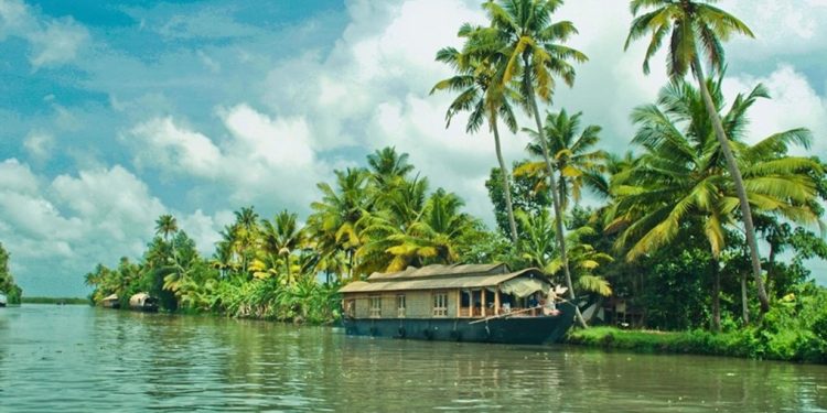 Chennai : A beautiful blend of South Indian traditions and modernity.